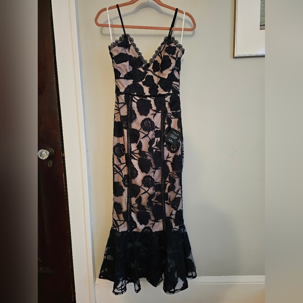 NWT! Lulus Alluring Dream Floral Mesh Lace Trumpet Midi Dress Size XS